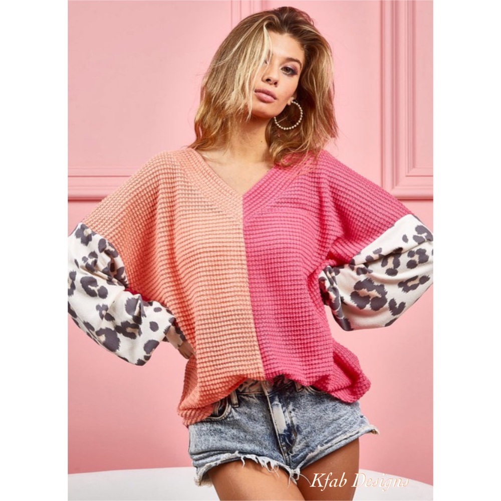 ❤️LAST! V Neck Color Block Leopard Detail Super Soft Top - Picture 7 of 11